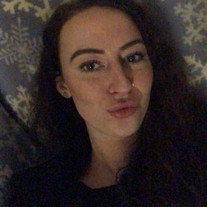 Meet your Posher, Holly